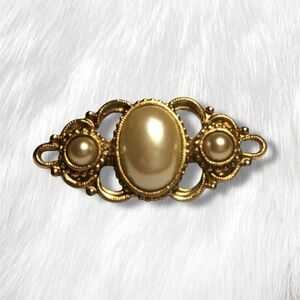 🔴 3 FOR $20 Vintage Faux Pearl Brooch